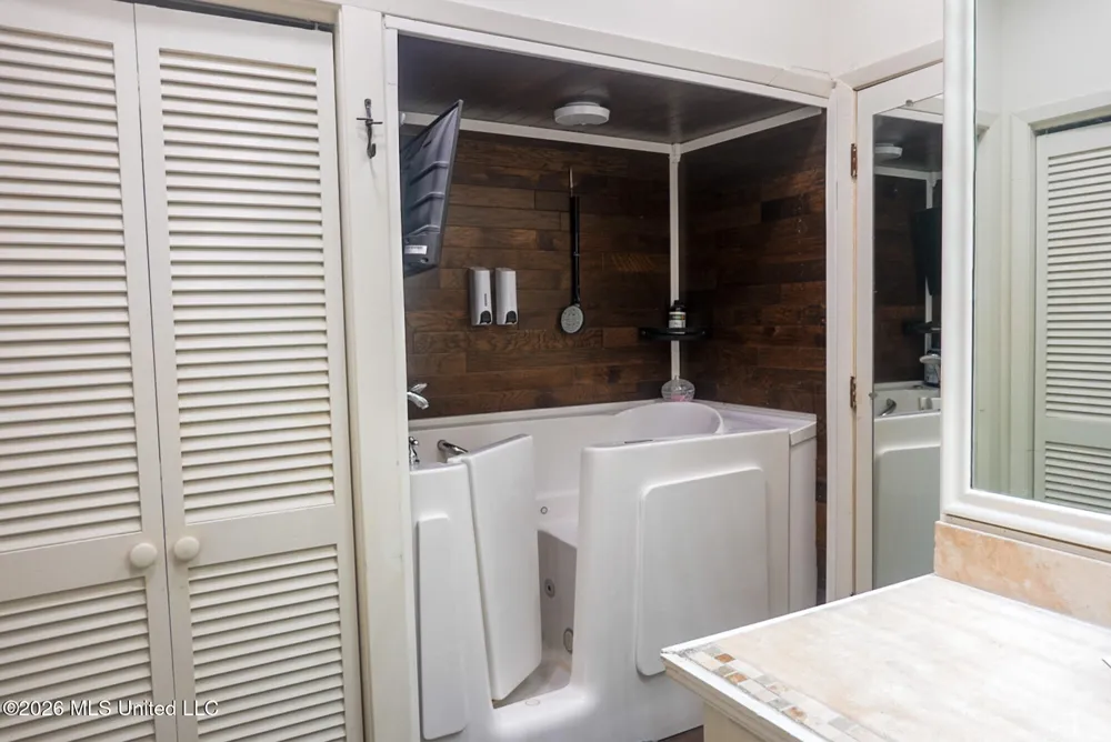 1605 Lissa Drive Mccomb, MS 39648