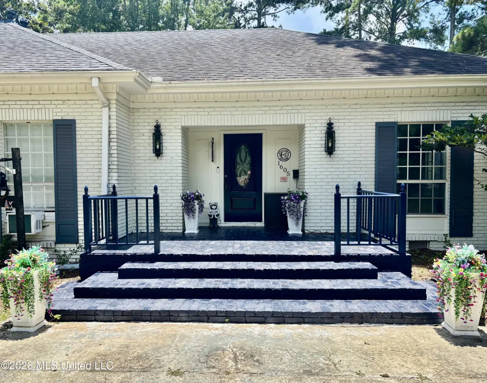 1605 Lissa Drive Mccomb, MS 39648