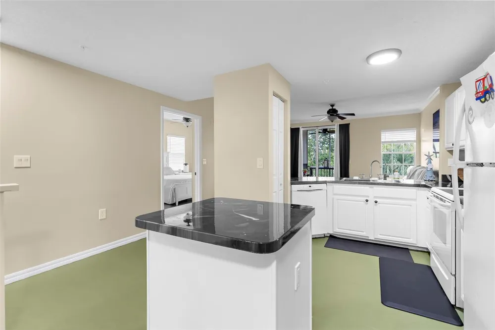 5601 BENTGRASS DRIVE #102 Sarasota, FL 34235