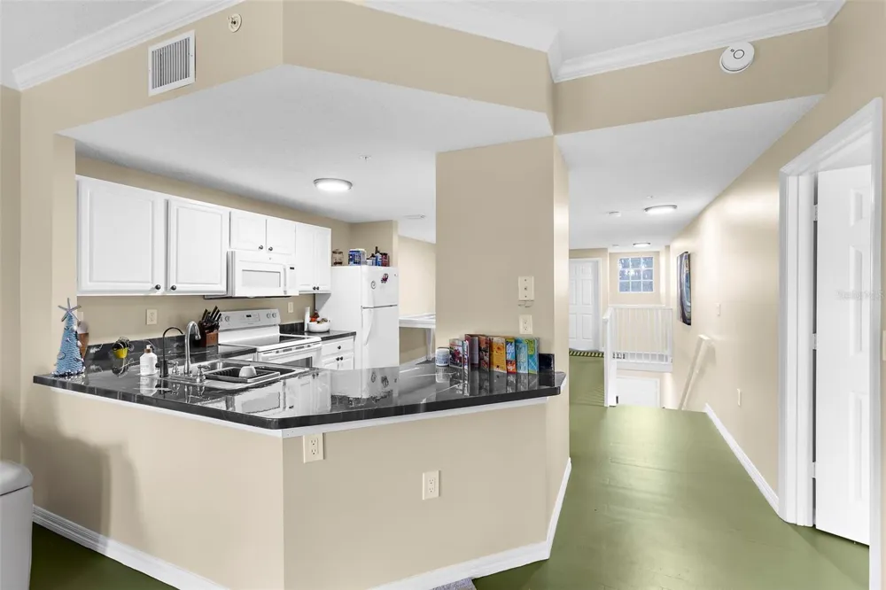 5601 BENTGRASS DRIVE #102 Sarasota, FL 34235