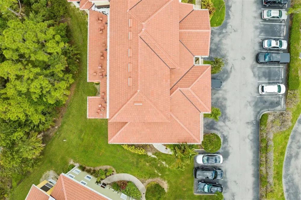 5601 BENTGRASS DRIVE #102 Sarasota, FL 34235
