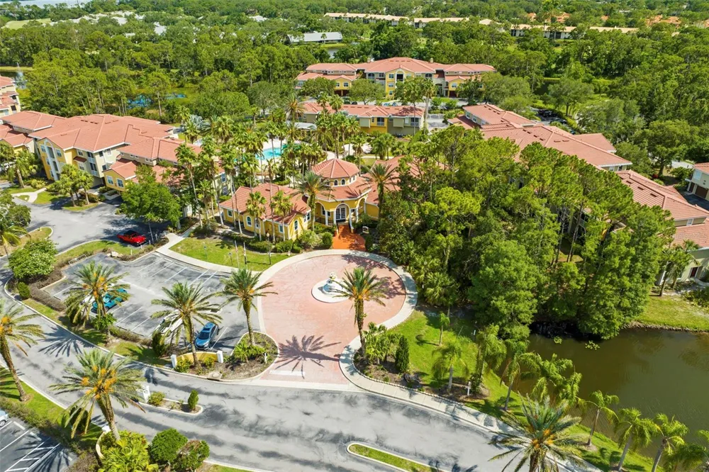 5601 BENTGRASS DRIVE #102 Sarasota, FL 34235