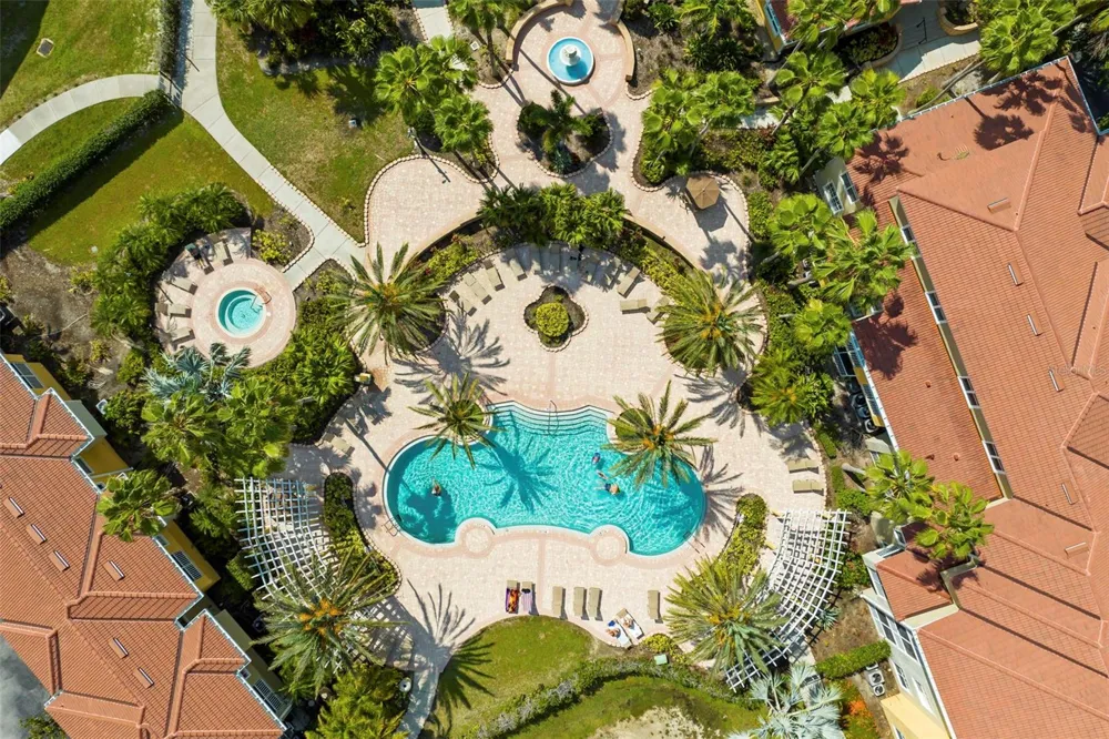 5601 BENTGRASS DRIVE #102 Sarasota, FL 34235