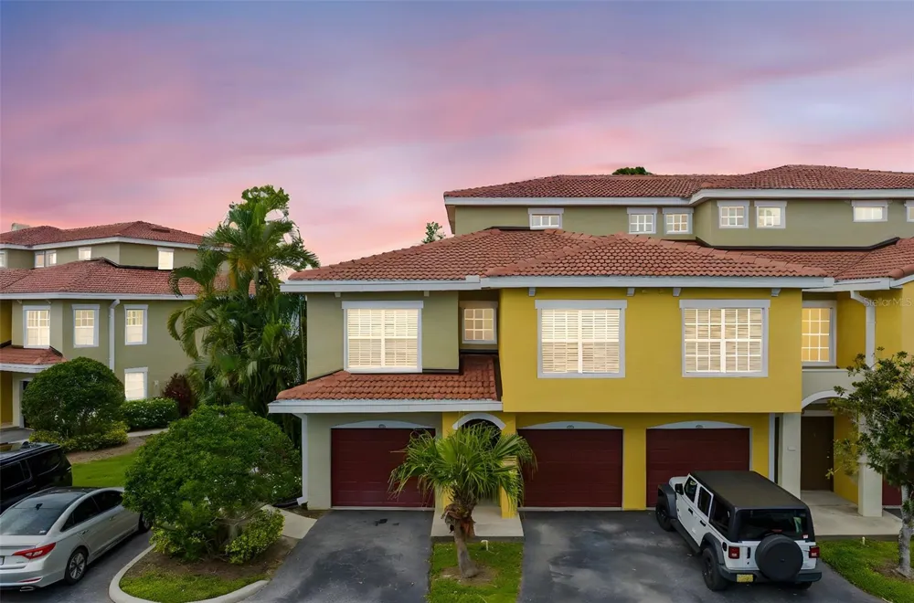 5601 BENTGRASS DRIVE #102 Sarasota, FL 34235