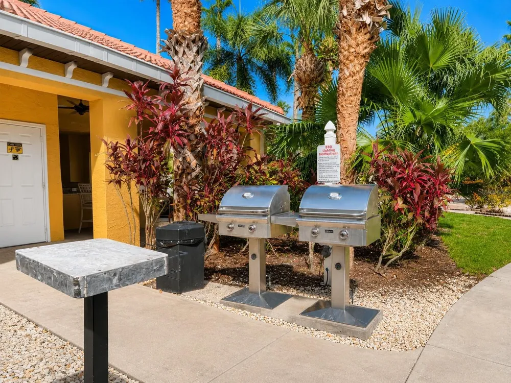 5601 BENTGRASS DRIVE #102 Sarasota, FL 34235