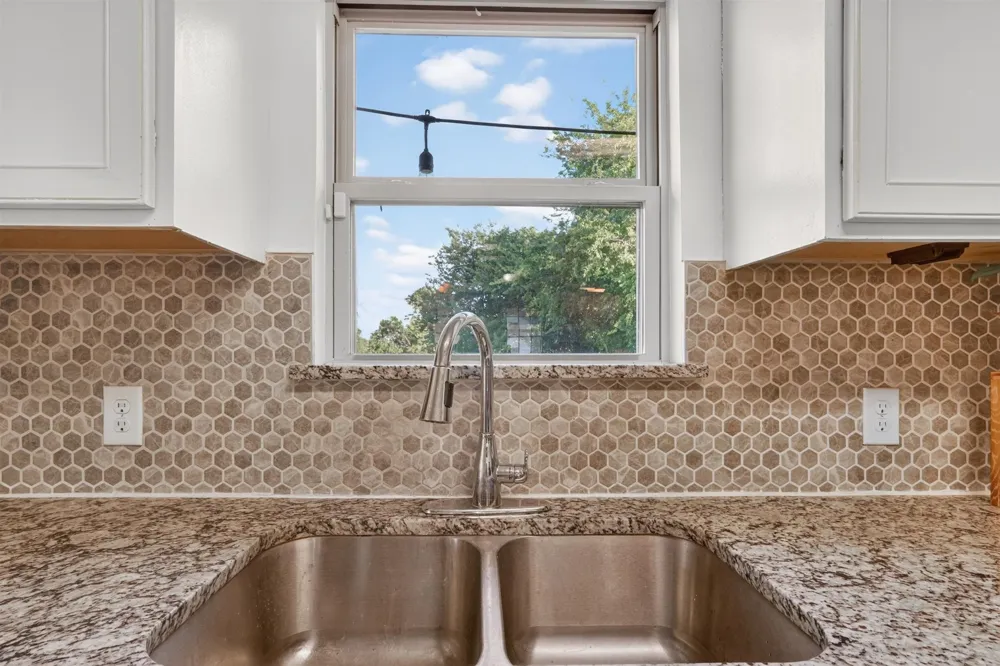 2730 Marjorie Avenue Dallas, TX 75216