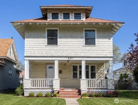 1124 W Mansfield