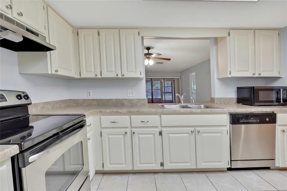 63 DOUGLAS STREET #11 Homosassa, FL 34446