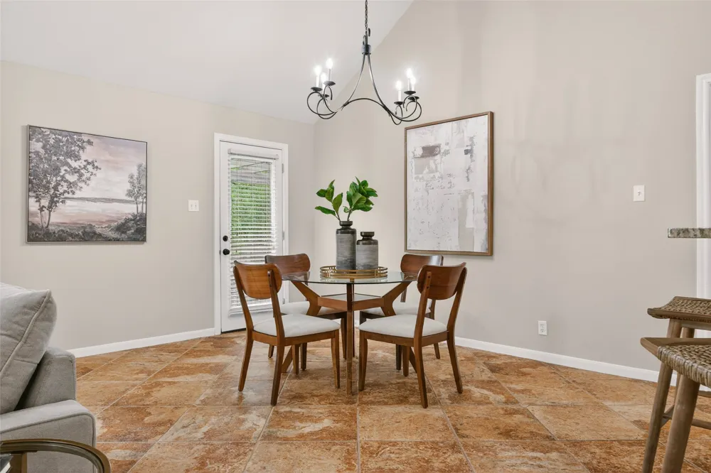 3713 Norman Loop Round Rock, TX 78664