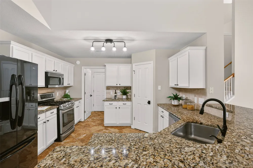 3713 Norman Loop Round Rock, TX 78664