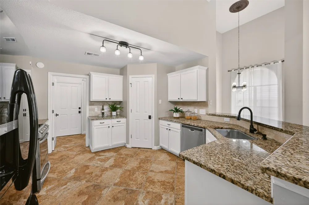3713 Norman Loop Round Rock, TX 78664