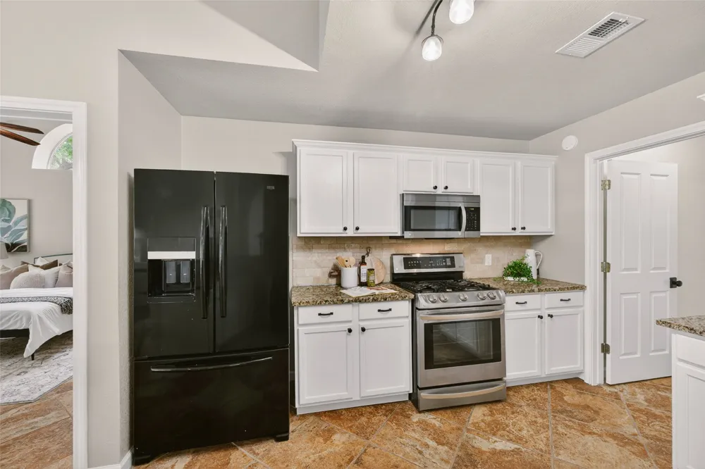3713 Norman Loop Round Rock, TX 78664