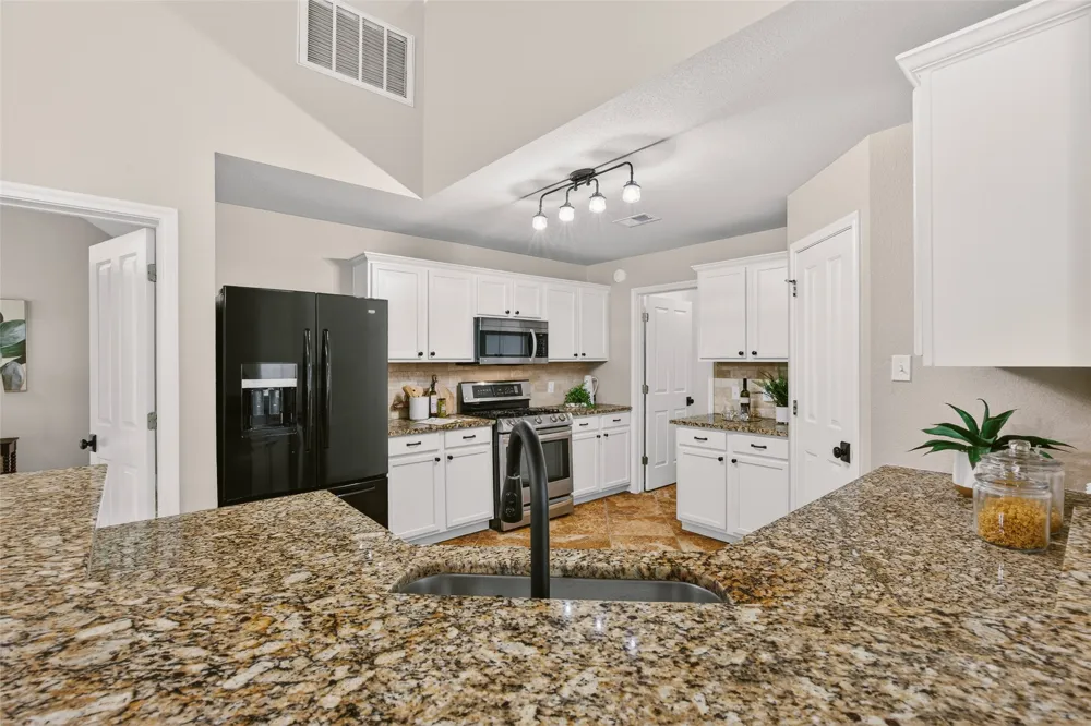 3713 Norman Loop Round Rock, TX 78664