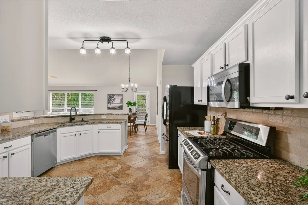 3713 Norman Loop Round Rock, TX 78664