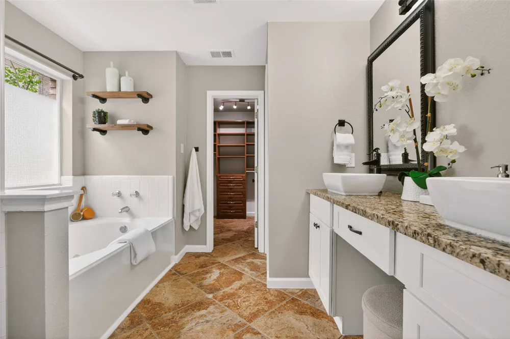 3713 Norman Loop Round Rock, TX 78664