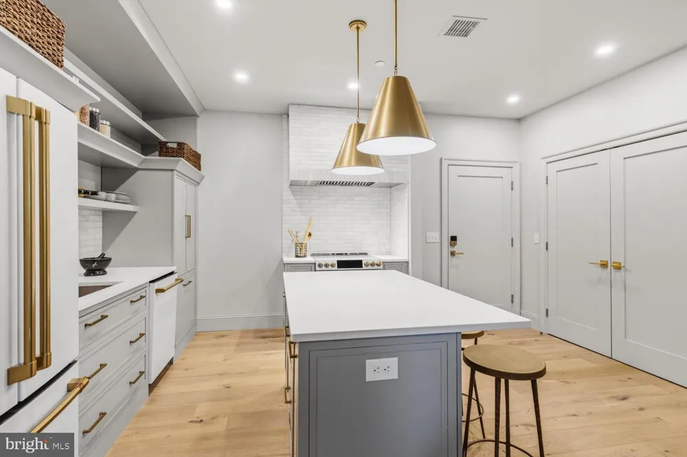 8623 GERMANTOWN UNIT 203 AVENUE Philadelphia, PA 19118