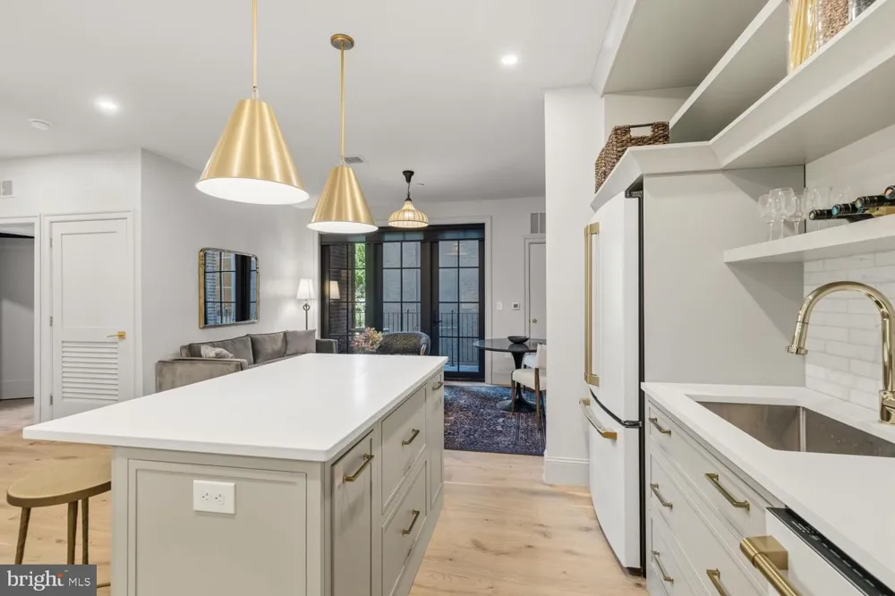 8623 GERMANTOWN UNIT 203 AVENUE Philadelphia, PA 19118