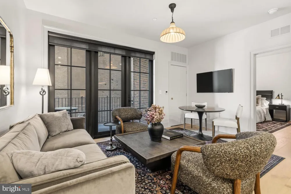 8623 GERMANTOWN UNIT 203 AVENUE Philadelphia, PA 19118