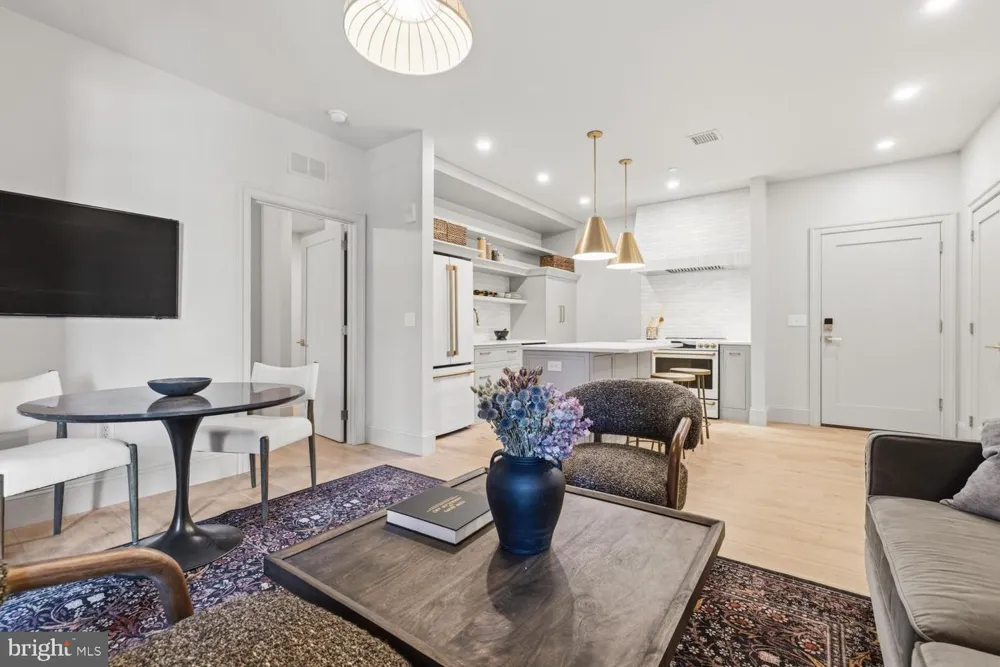 8623 GERMANTOWN UNIT 203 AVENUE Philadelphia, PA 19118