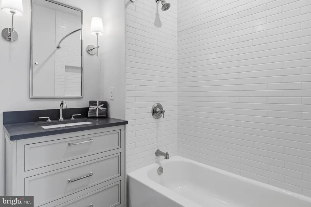 8623 GERMANTOWN UNIT 203 AVENUE Philadelphia, PA 19118