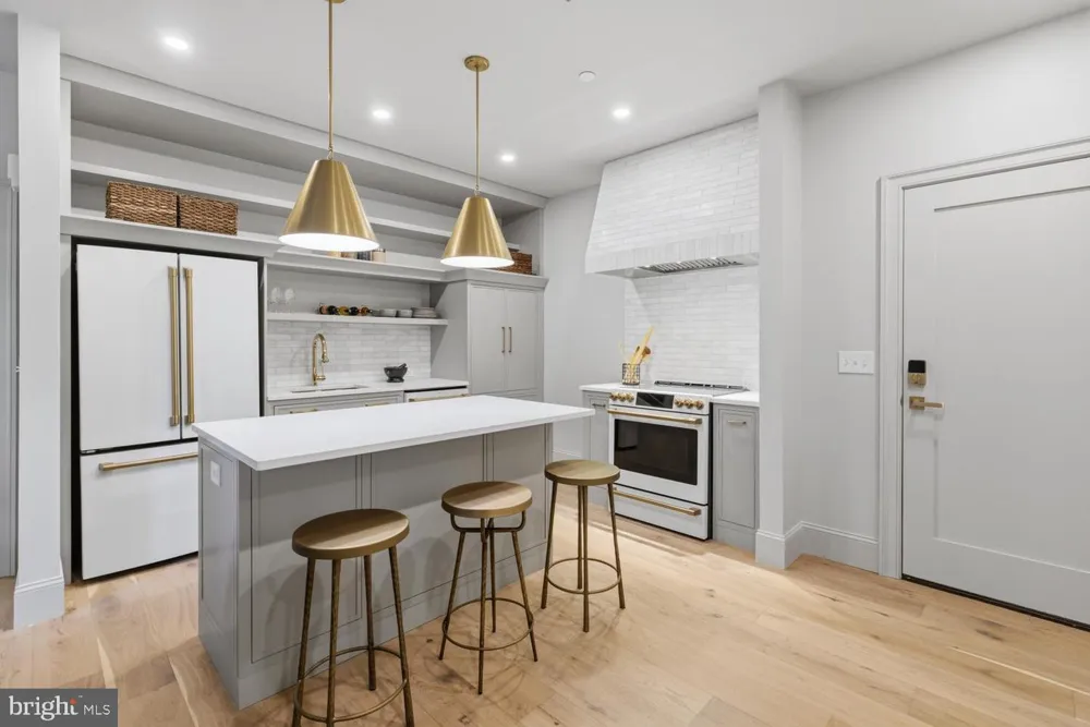 8623 GERMANTOWN UNIT 203 AVENUE Philadelphia, PA 19118