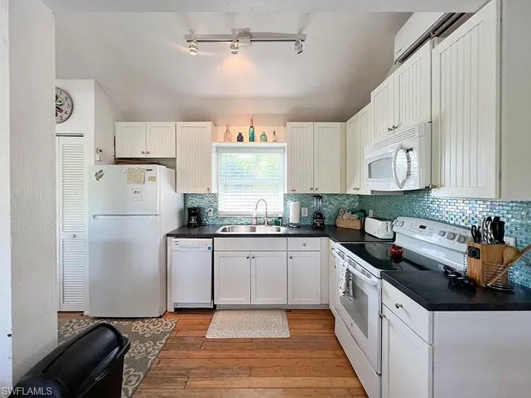 4561 Smugglers Drive Upper Captiva, FL 33924