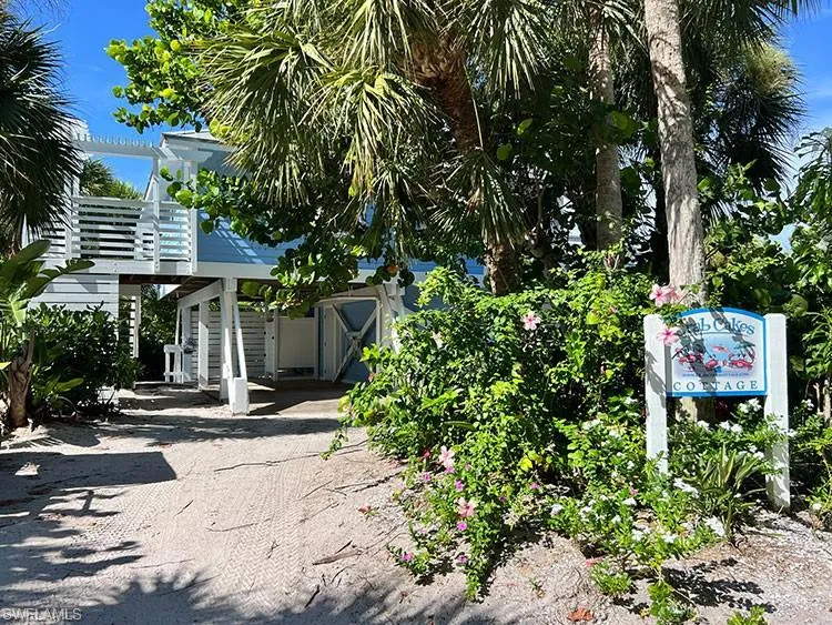 4561 Smugglers Drive Upper Captiva, FL 33924