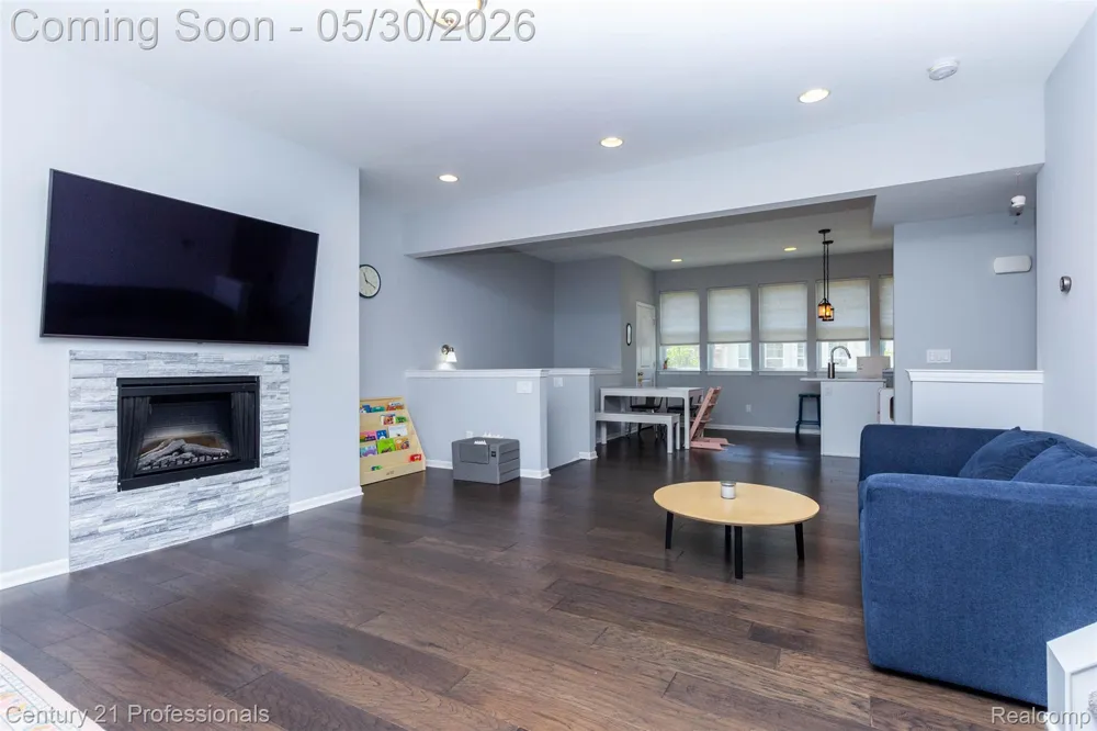 57 Kaprol Drive Troy City, MI 48098