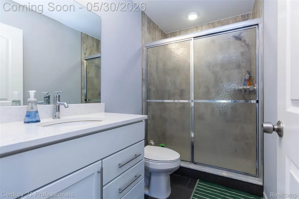 57 Kaprol Drive Troy City, MI 48098