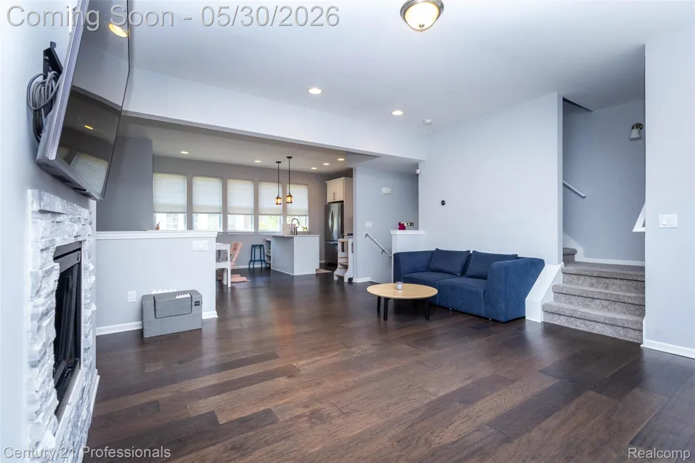 57 Kaprol Drive Troy City, MI 48098