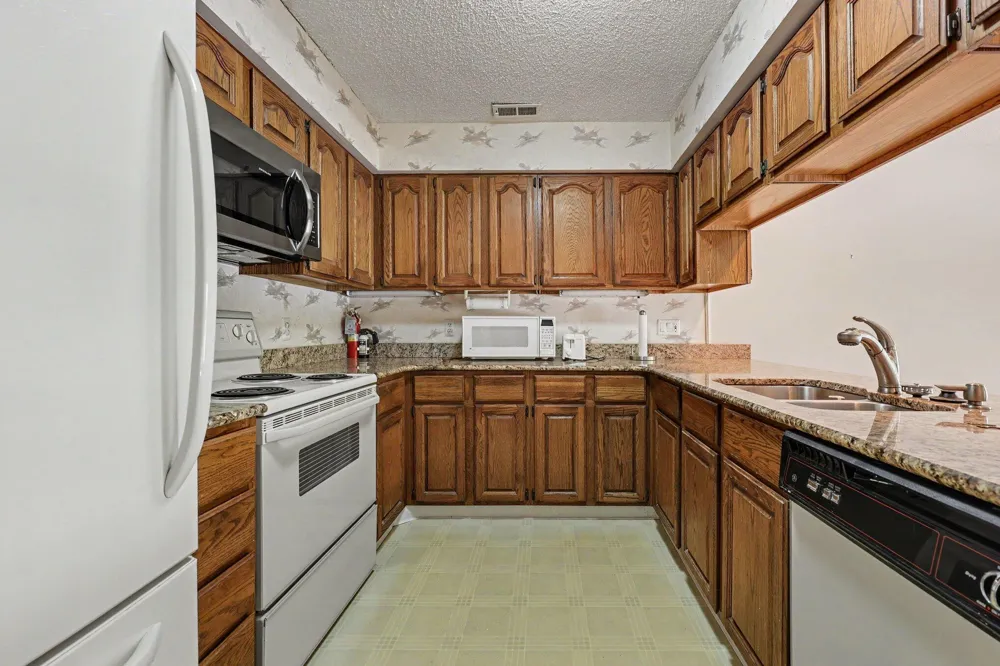 550 Cliffs Drive #301 C Ypsilanti Charter Township, MI 48198