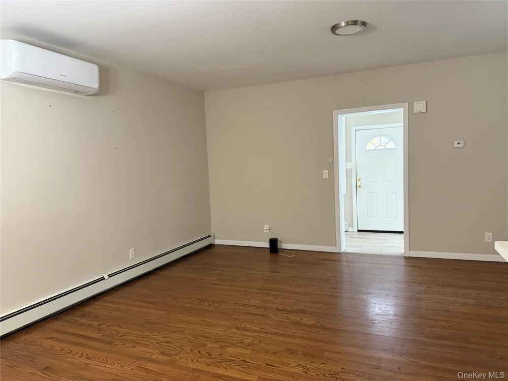 76 Van Cott Avenue Hempstead, NY 11550