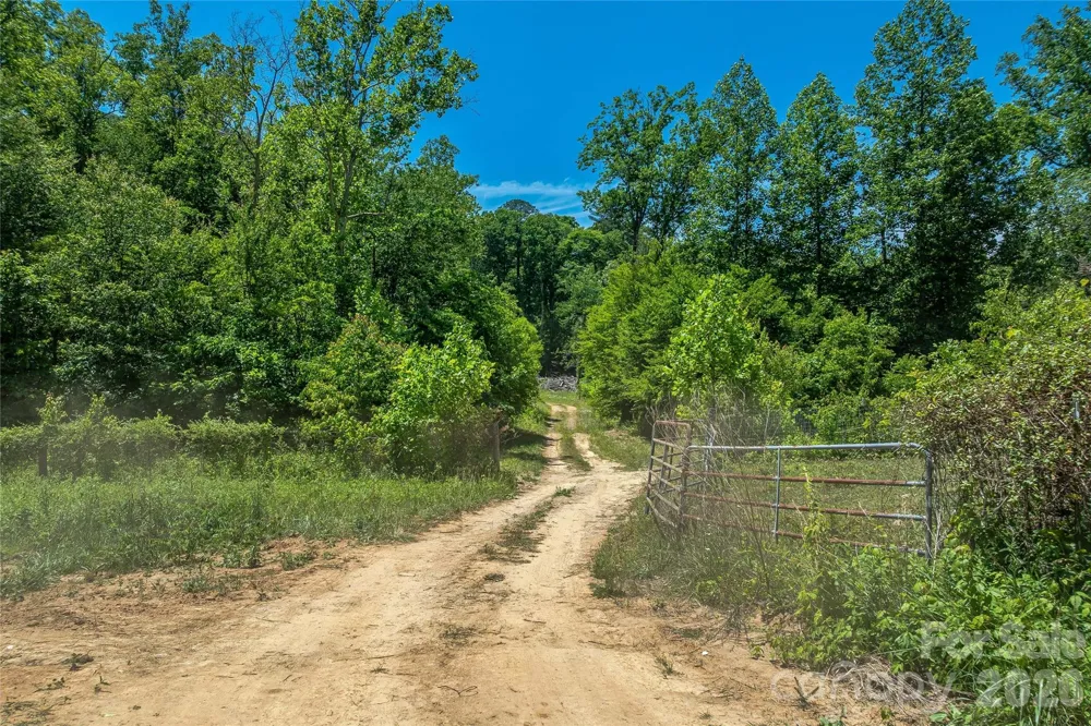 180 Fat Wall Road Marion, NC 28752