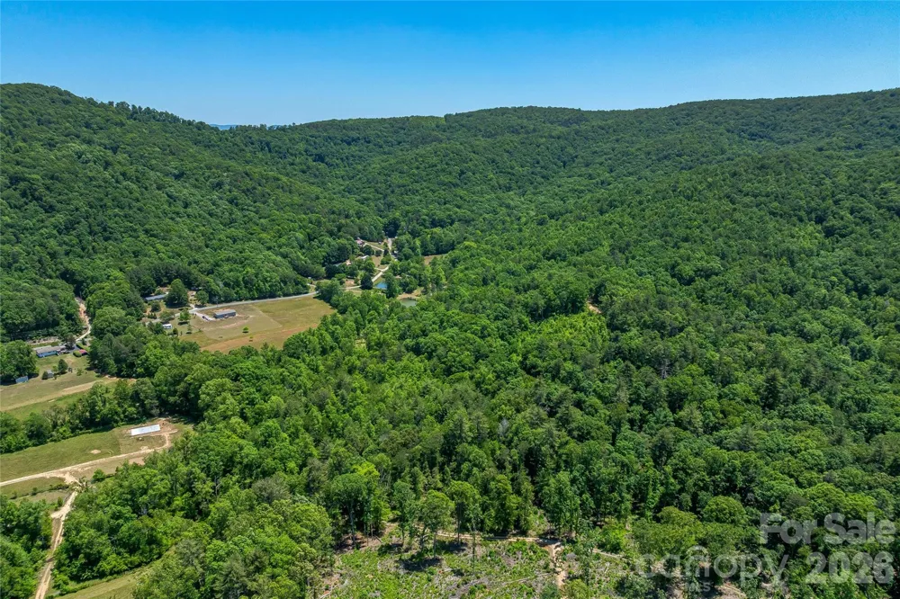 180 Fat Wall Road Marion, NC 28752