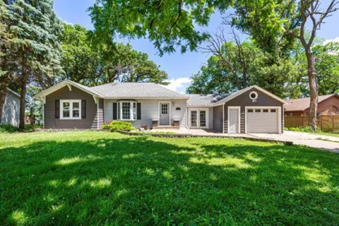775 Shoreacres Drive