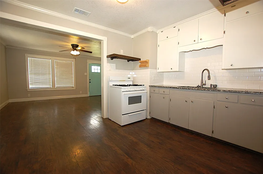 106 W Church Street Crandall, TX 75114