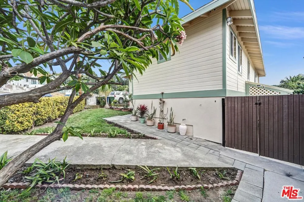 2326 Arthur Street Los Angeles, CA 90065