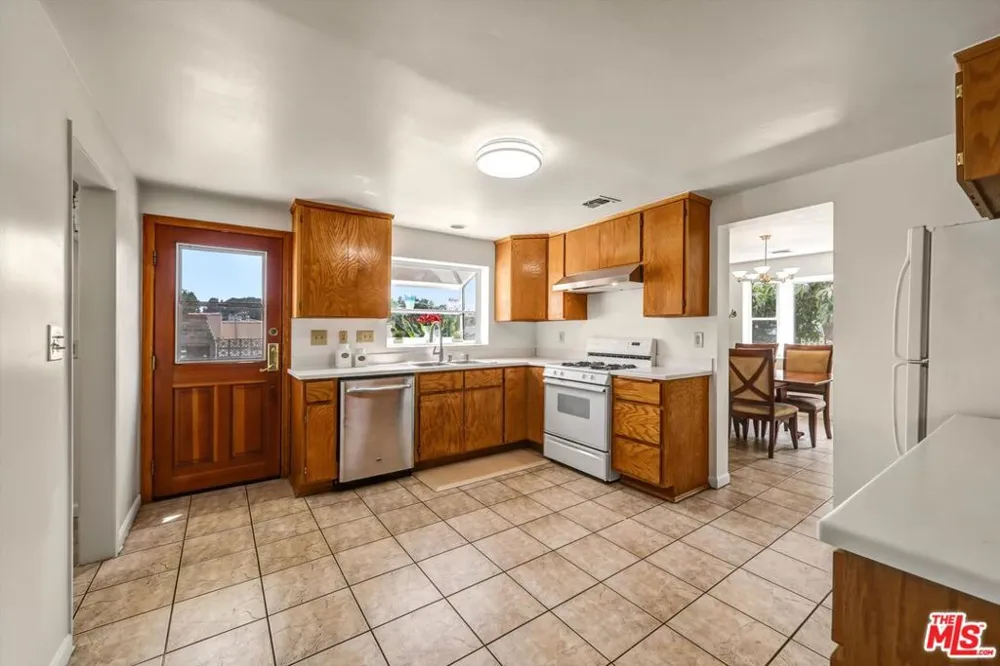 2326 Arthur Street Los Angeles, CA 90065