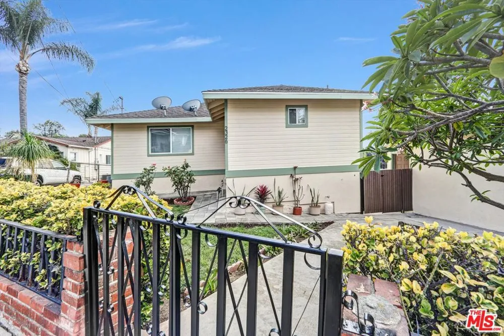 2326 Arthur Street Los Angeles, CA 90065