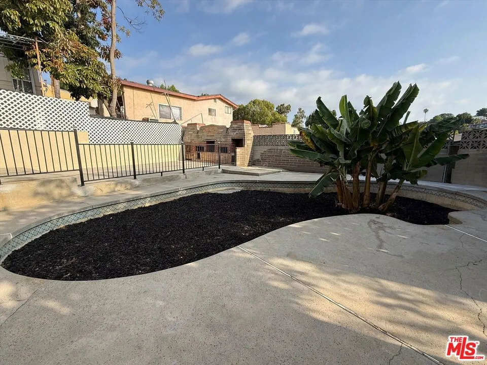 2326 Arthur Street Los Angeles, CA 90065