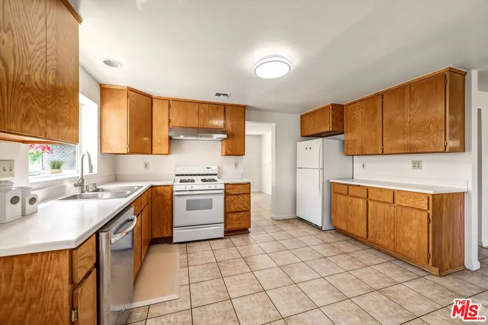 2326 Arthur Street Los Angeles, CA 90065