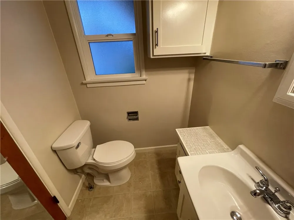3311 W Alameda #E Burbank, CA 91505