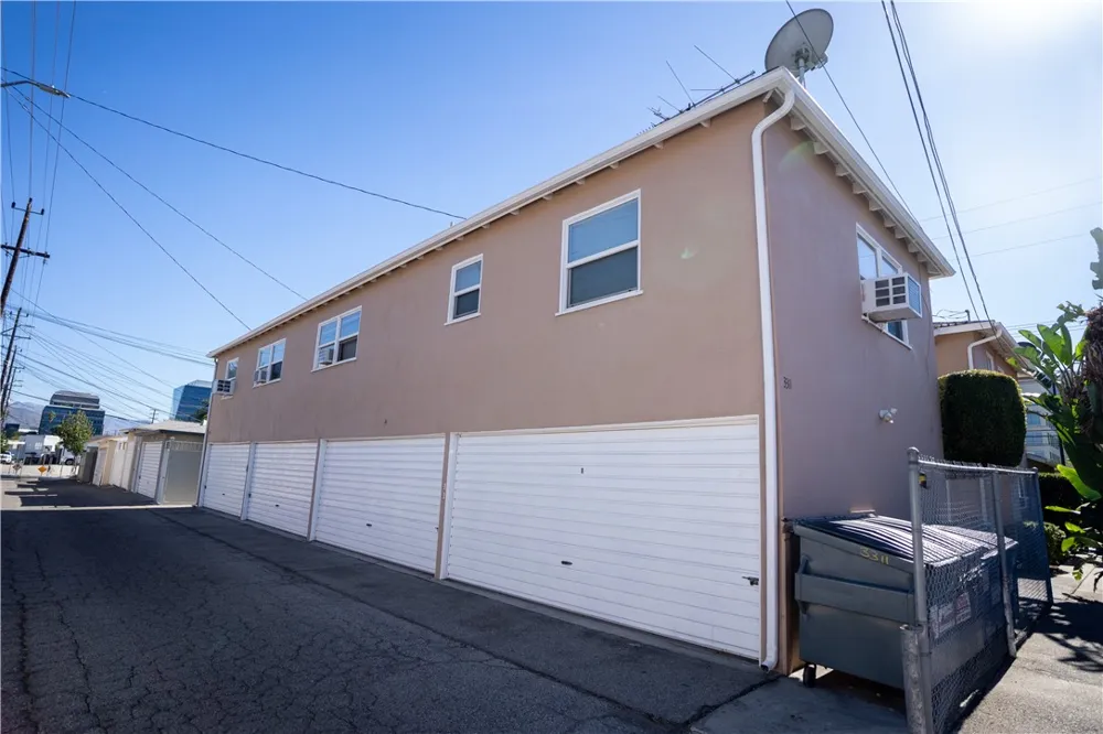 3311 W Alameda #E Burbank, CA 91505