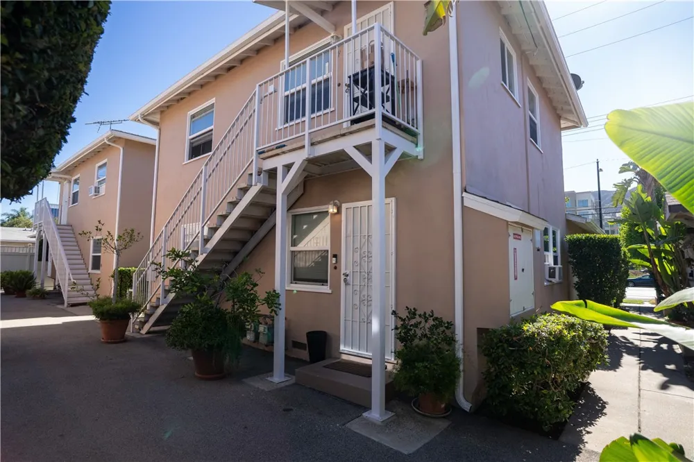 3311 W Alameda #E Burbank, CA 91505