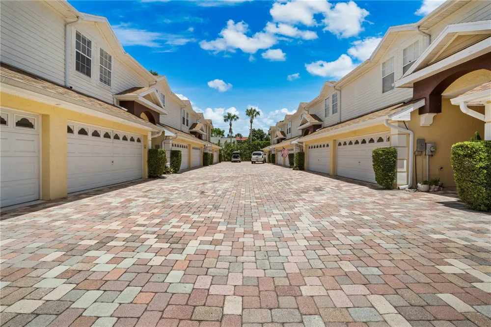 2974 ESTANCIA PLACE Clearwater, FL 33761