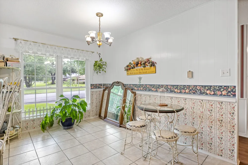 1002 S Lide Avenue Mt Pleasant, TX 75455