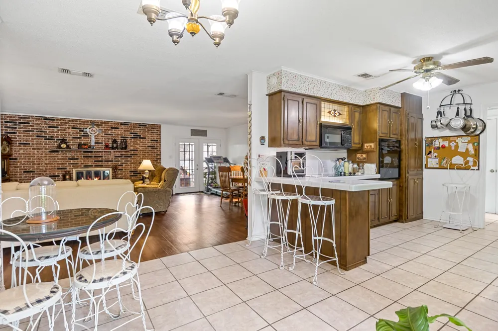 1002 S Lide Avenue Mt Pleasant, TX 75455