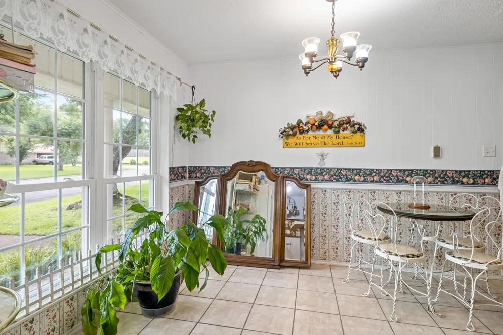 1002 S Lide Avenue Mt Pleasant, TX 75455