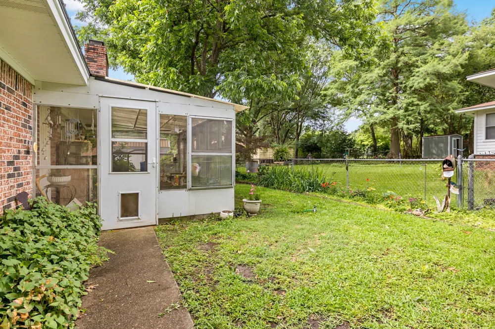 1002 S Lide Avenue Mt Pleasant, TX 75455
