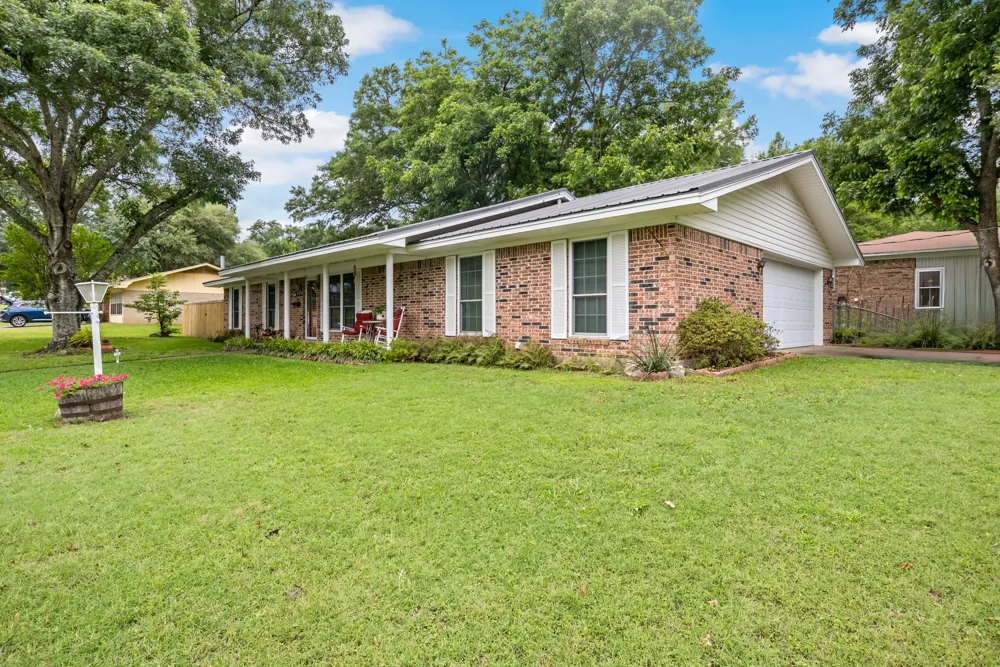 1002 S Lide Avenue Mt Pleasant, TX 75455